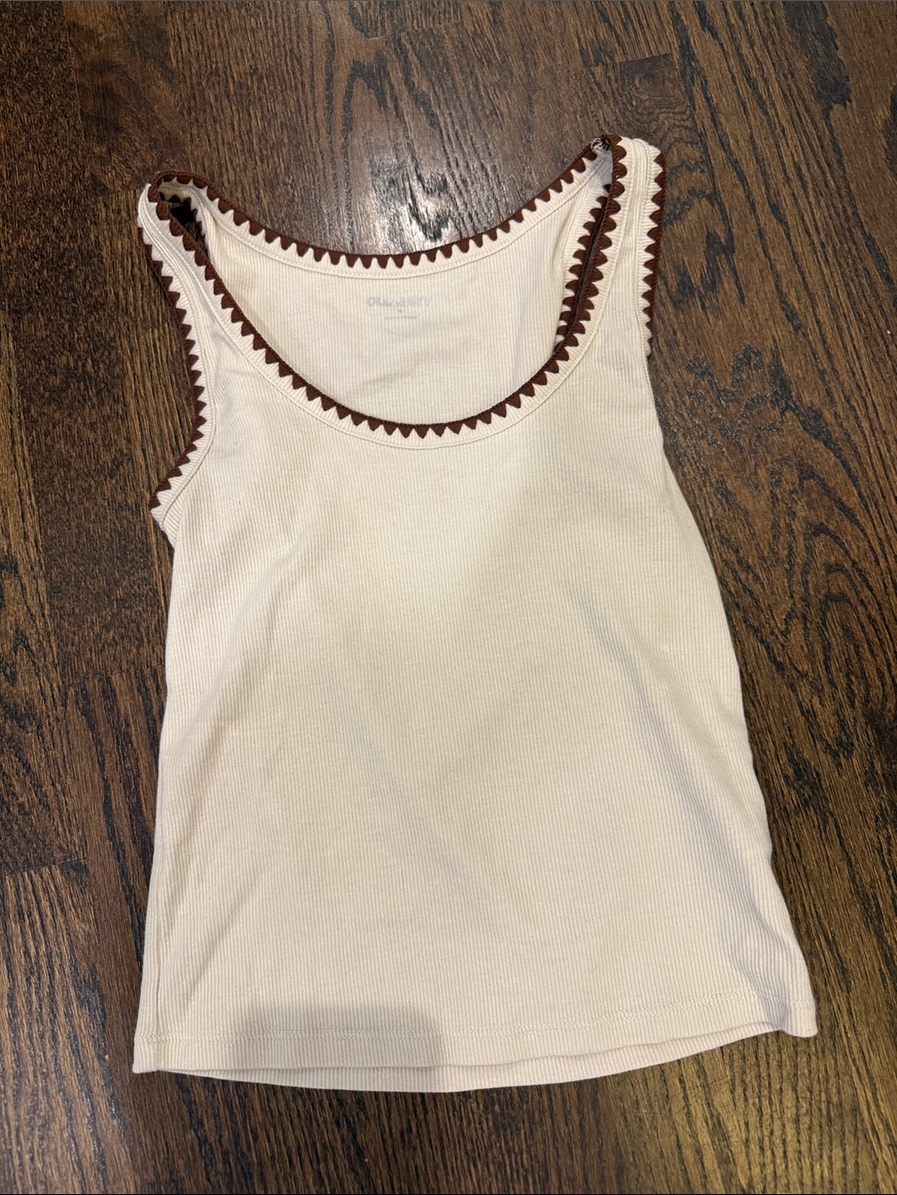 Old Navy Cream Ribbed Tank with Brown Scallop Trim